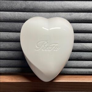 🆕 ReFa Heart Pearl White Hair Brush